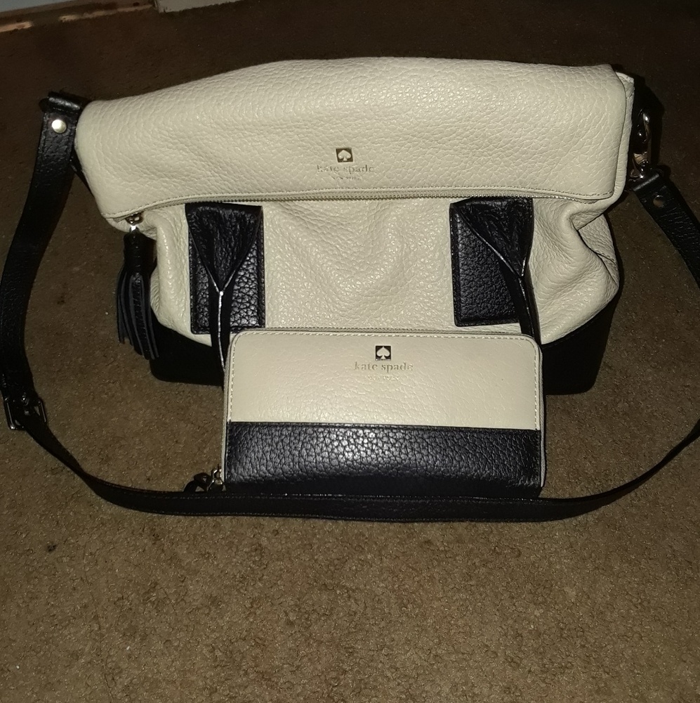 Kate spade crossbody optional/ Reserve
